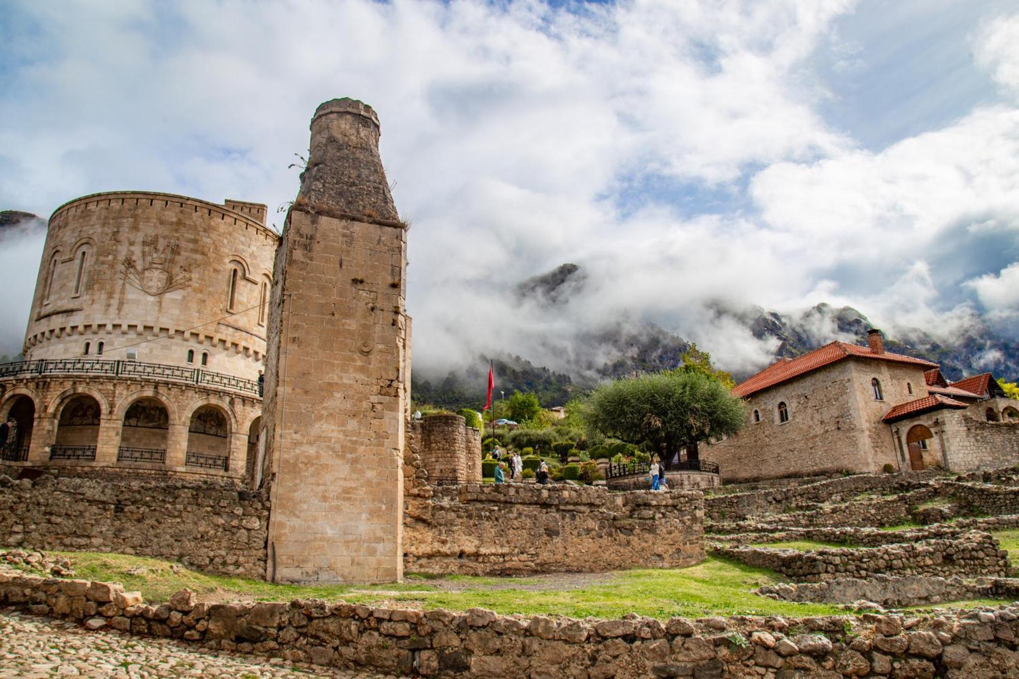 Kruja Albergo Diffuso , Inside Kruja Castle エクステリア 写真